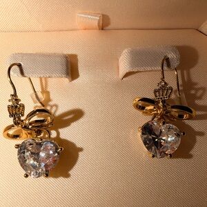 VTG Juicy Couture Gold Plated Faceted Heart Drop Dangle CZ Earrings New in Box